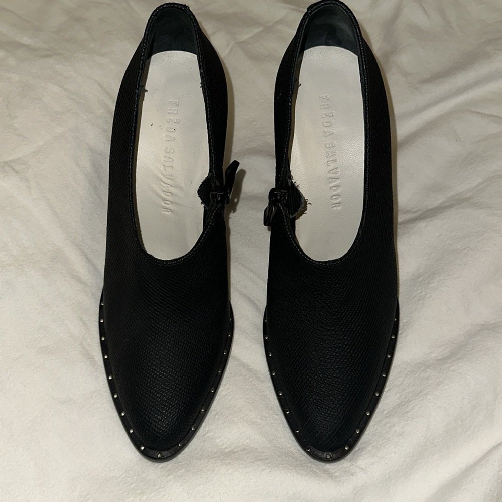 FRĒDA SALVADOR Black Grained Leather w/ Wooden Heel Pointed Toe Booties